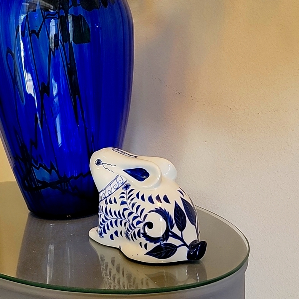 Porcelain Blue & White Rabbit 🐇 Bank: Thailand - Picture 3 of 5